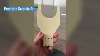 Braço de cerâmica