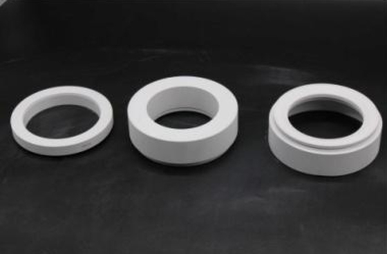 Anéis cerâmicos de nitreto de boro BN prensados ​​a quente e tubos de cristal Fundição contínua horizontal