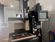 Jateamento de Areia CNC de Componentes Cerâmicos