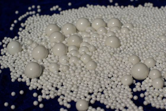 A zircônia de moedura molhada da cerâmica do óxido de zircônio endureceu grânulos e bolas da alumina